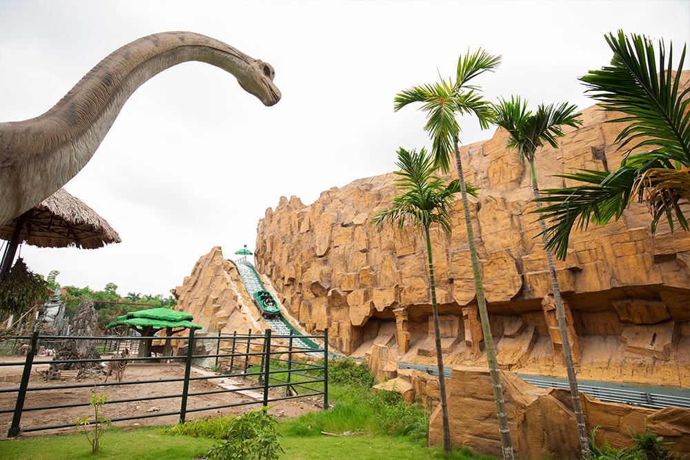 At Jungle Splash Safari, kids can learn about animal behavior, biodiversity, and conservation while enjoying the fresh air of Vietnam’s countryside